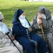 اللثام التطواني… ذاكرة الأندلس في ملامح امرأة شمالية.