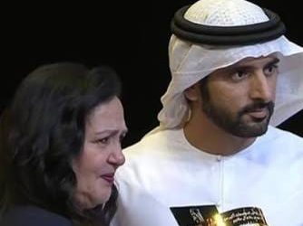فوزية محمودي تتوج بجائزة “صانع الأمل العربي” في دبي
